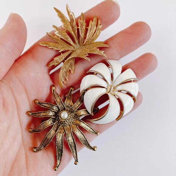 VTG Lot 3 Mid Century Modernist Abstract Gold Tone Enamel Brooches 1960s 70s - Picture 2 of 10